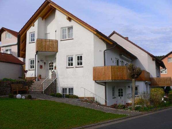 Gepflegte Ferienwohnung In Ruhiger Lage Bad Kissingen Bagian luar foto